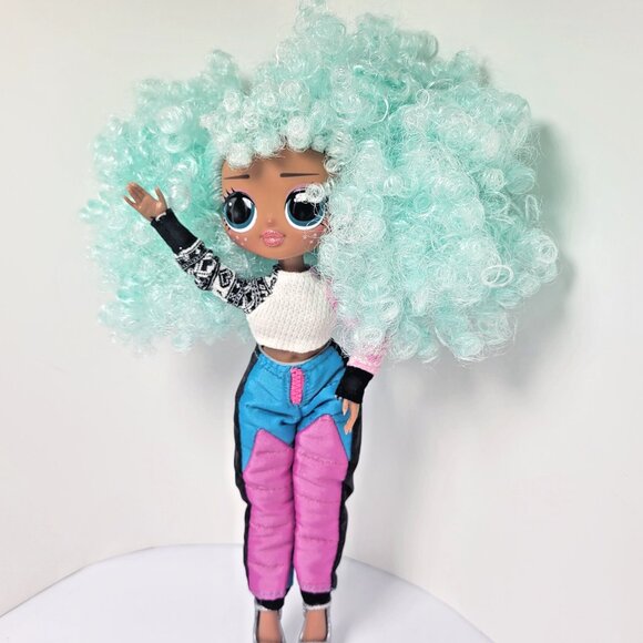 Lol Surprise OMG Winter Chill Icy Gurl 10" inch Doll Curly Teal Hair no Jacket - Picture 1 of 10